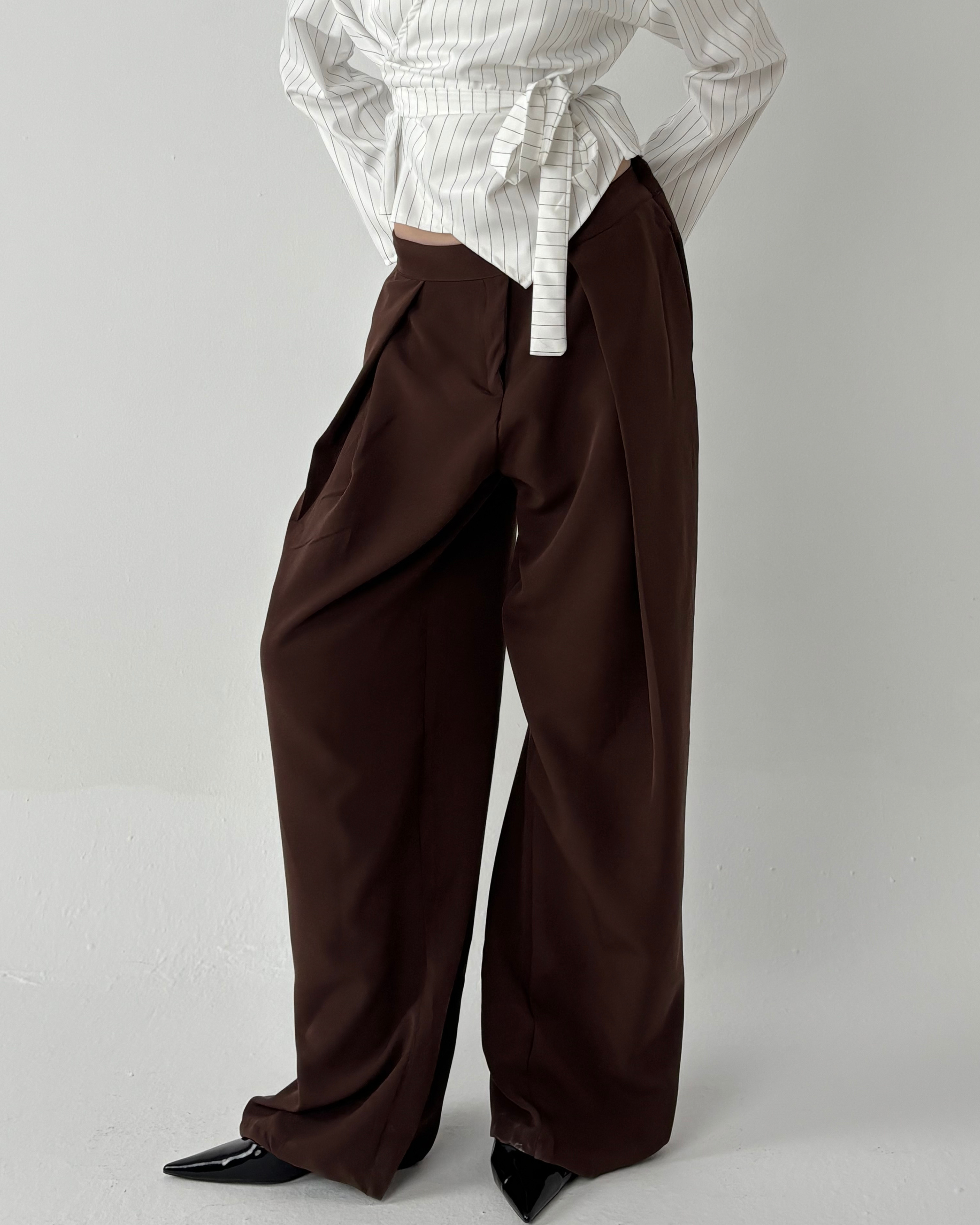 Relaxed Fit Pleated Trousers