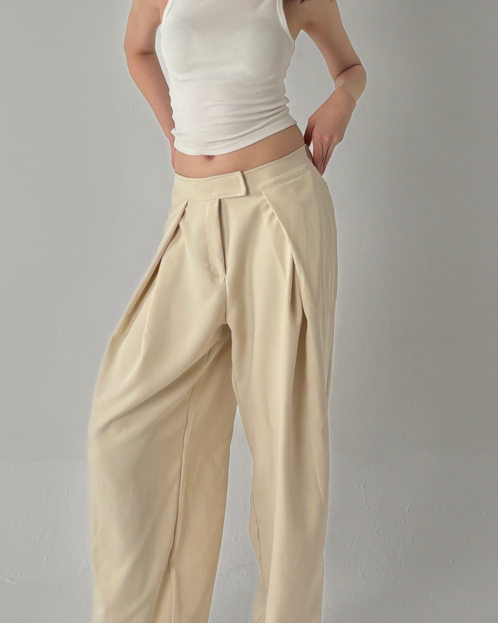 Relaxed Fit Pleated Trousers