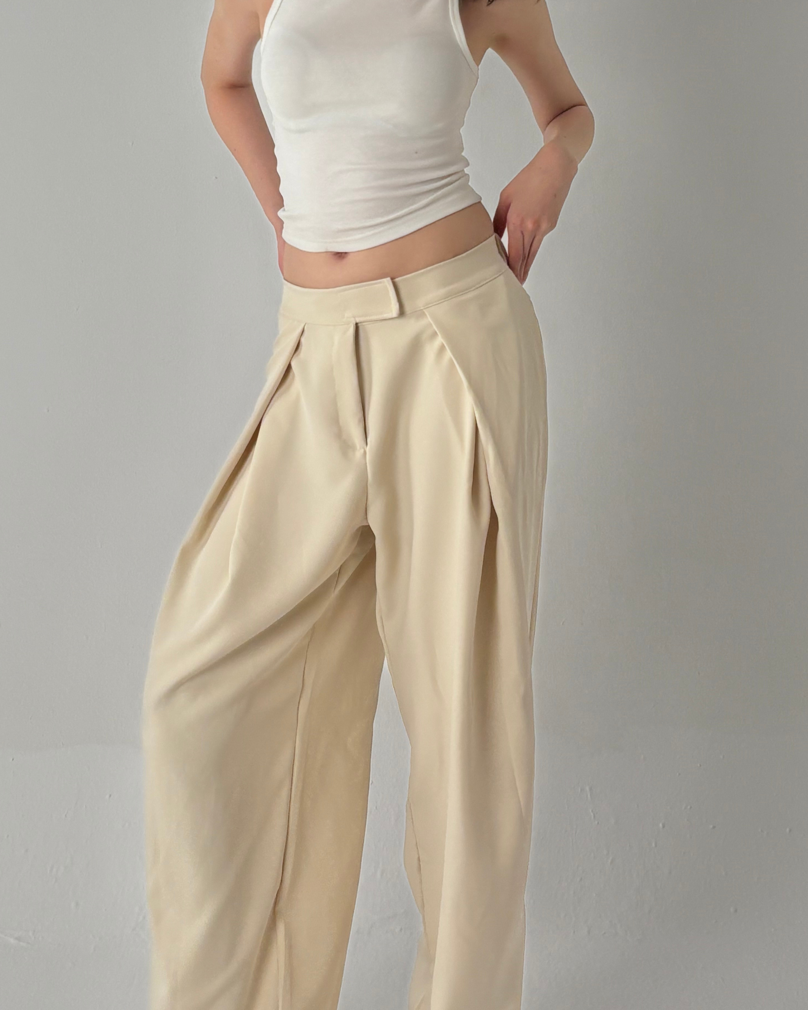 Relaxed Fit Pleated Trousers