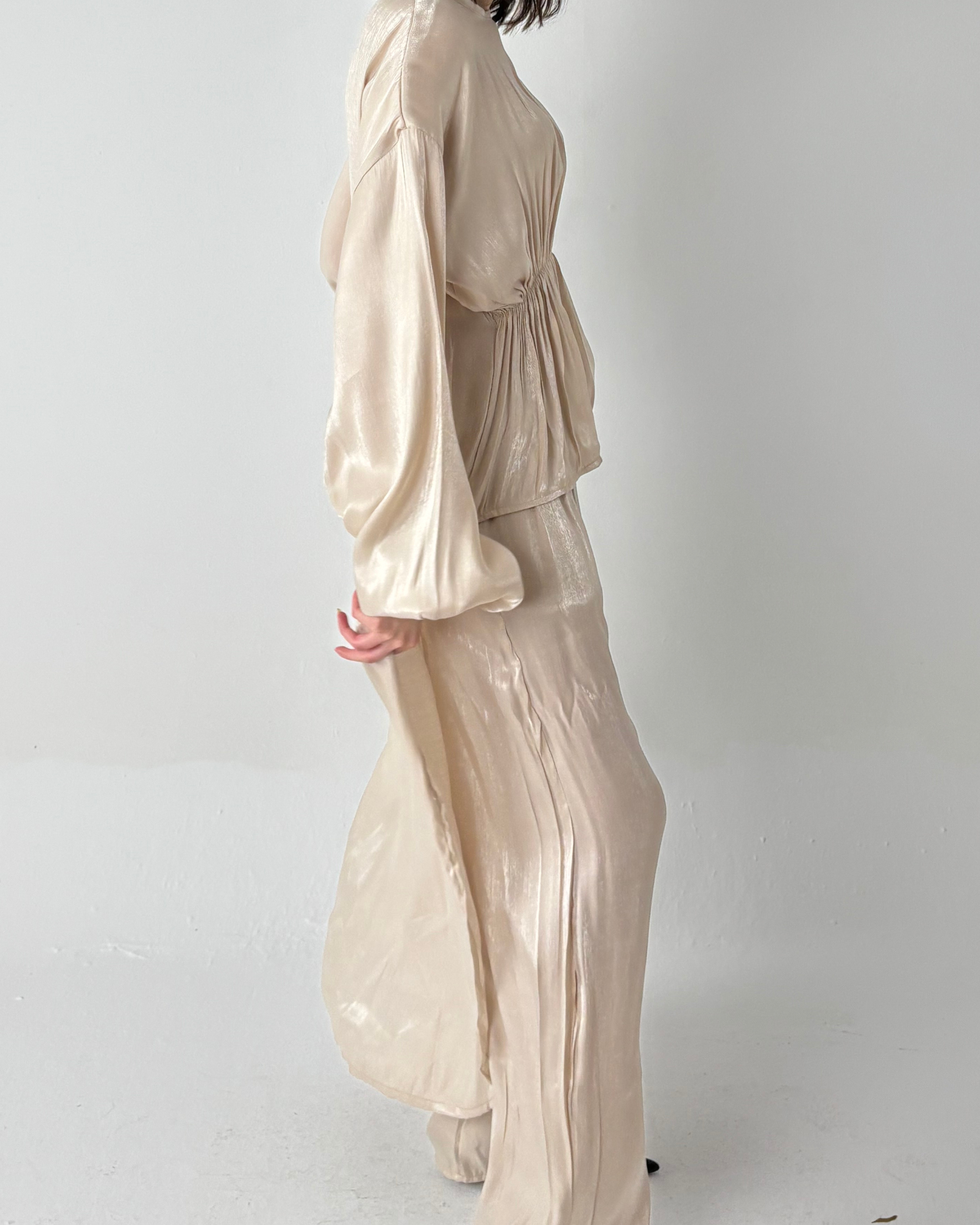 Limited Edition Luminous Set in Beige