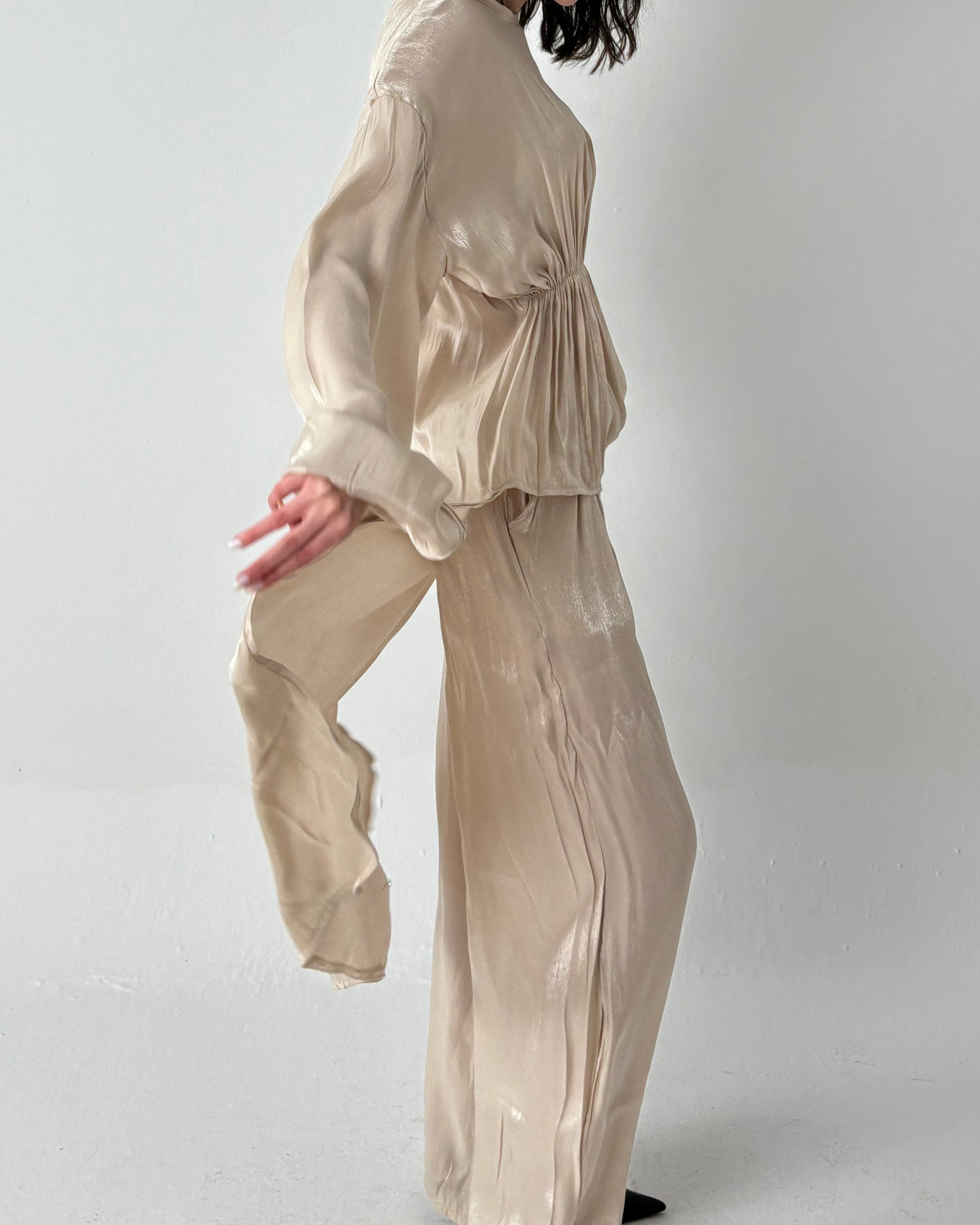 Limited Edition Luminous Set in Beige
