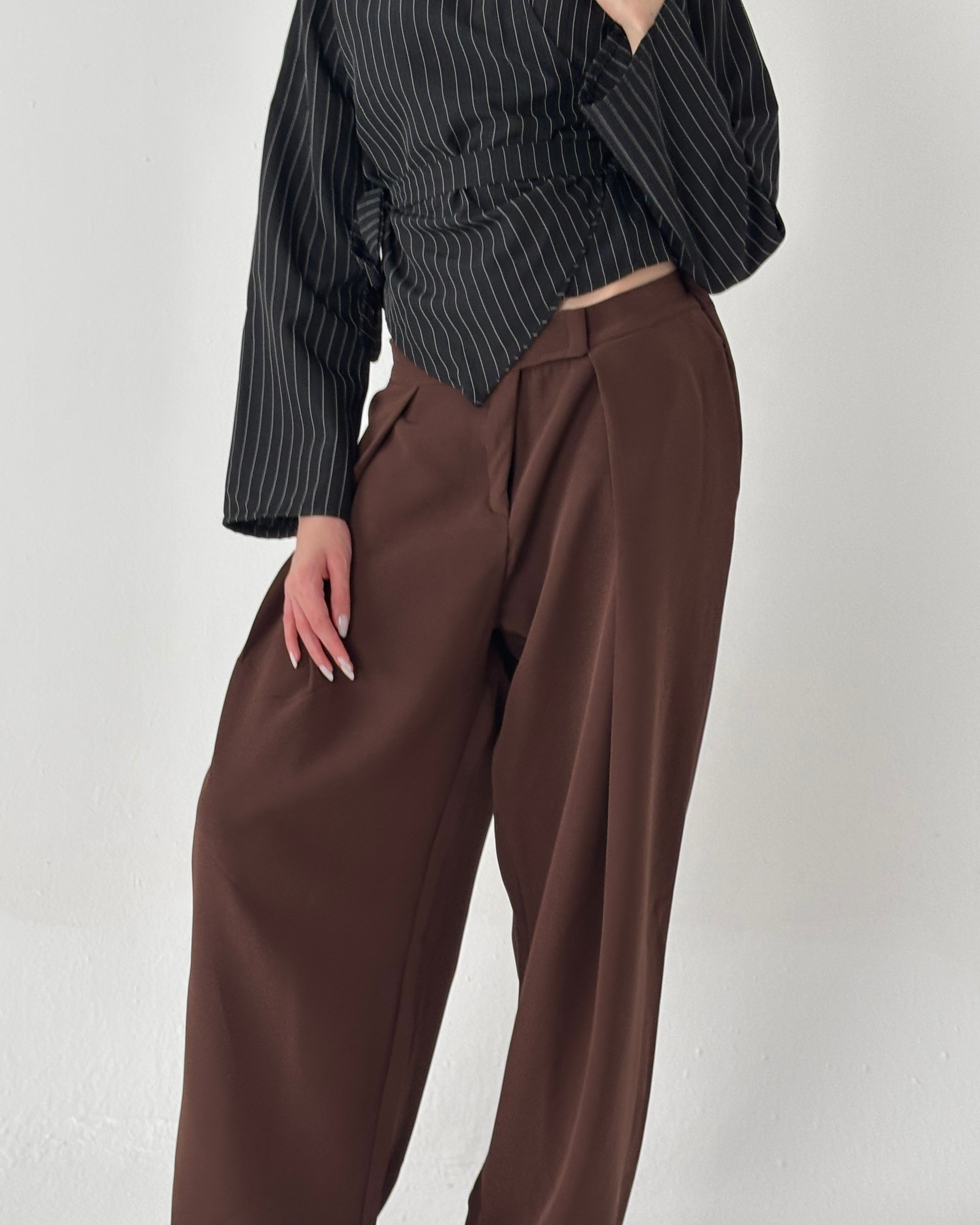 Relaxed Fit Pleated Trousers